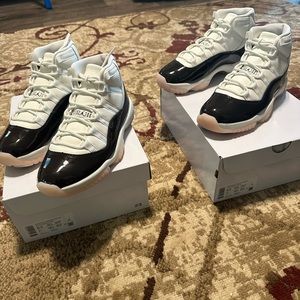 Women's Air Jordan 11 Retro US women shoe size 8.5/men 7.0. Brand new never worn